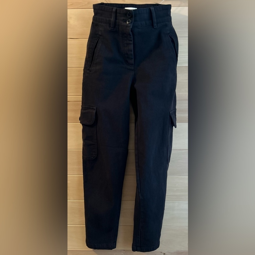 Size 00 medium Wilfred Free black cargo pants high-rise waist cargo pockets